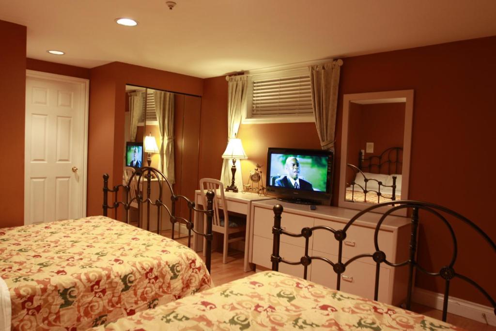 Camilla House B&B แวนคูเวอร์ ภายนอก รูปภาพ